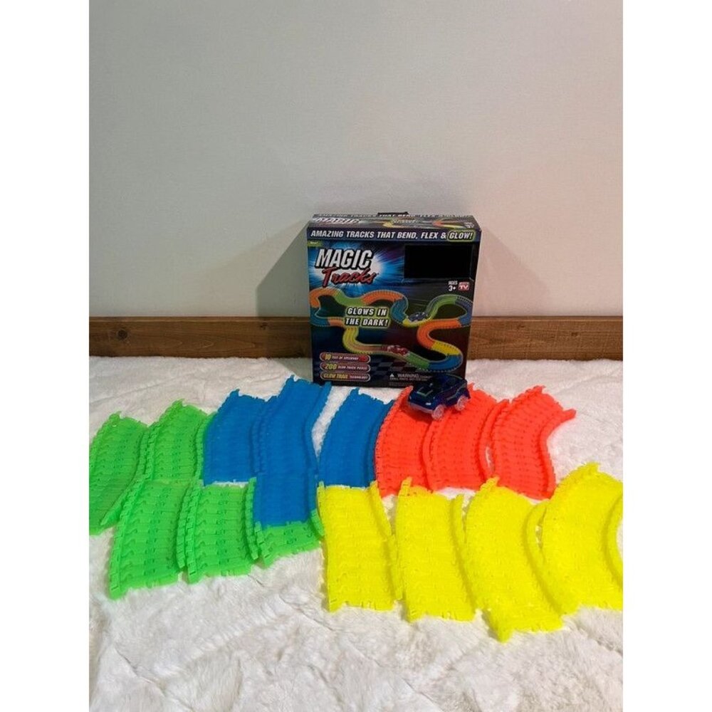 Magic Tracks Glow in the Dark Race Track Set Flexible Light Up Car Kids Toy